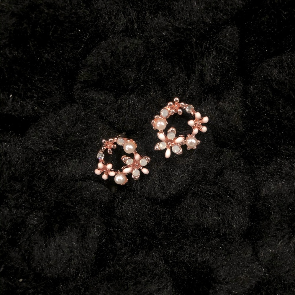 NWOT Pink Flower Ring Stud Earrings